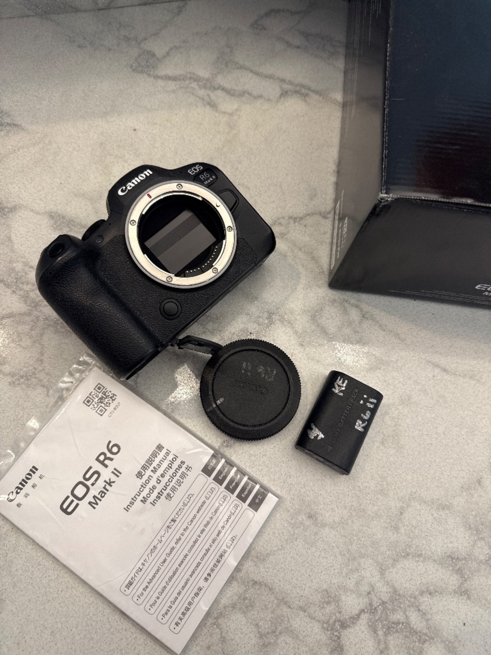 Used Canon EOS R6 MII - Picture 4 of 9